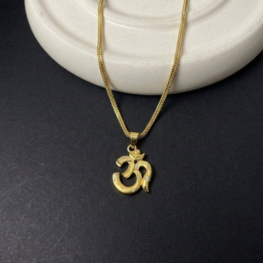 Om Pendant with chain (Gold)