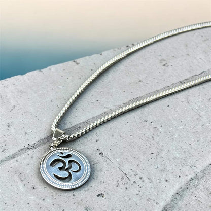 Om Pendant with chain (Silver)