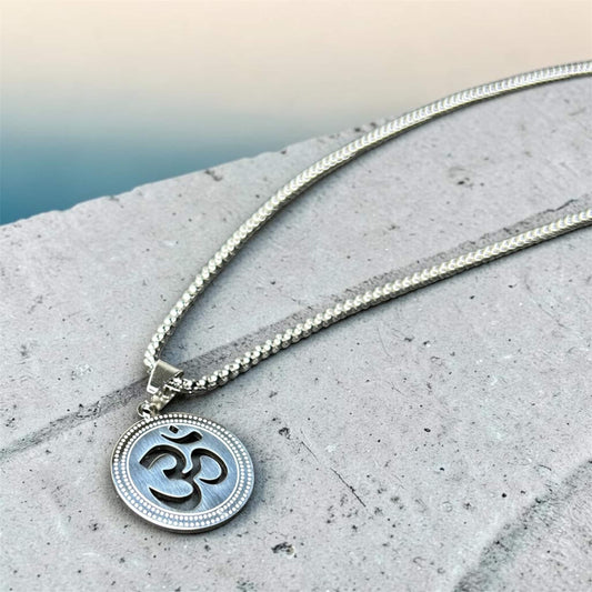 Om Pendant with chain (Silver)