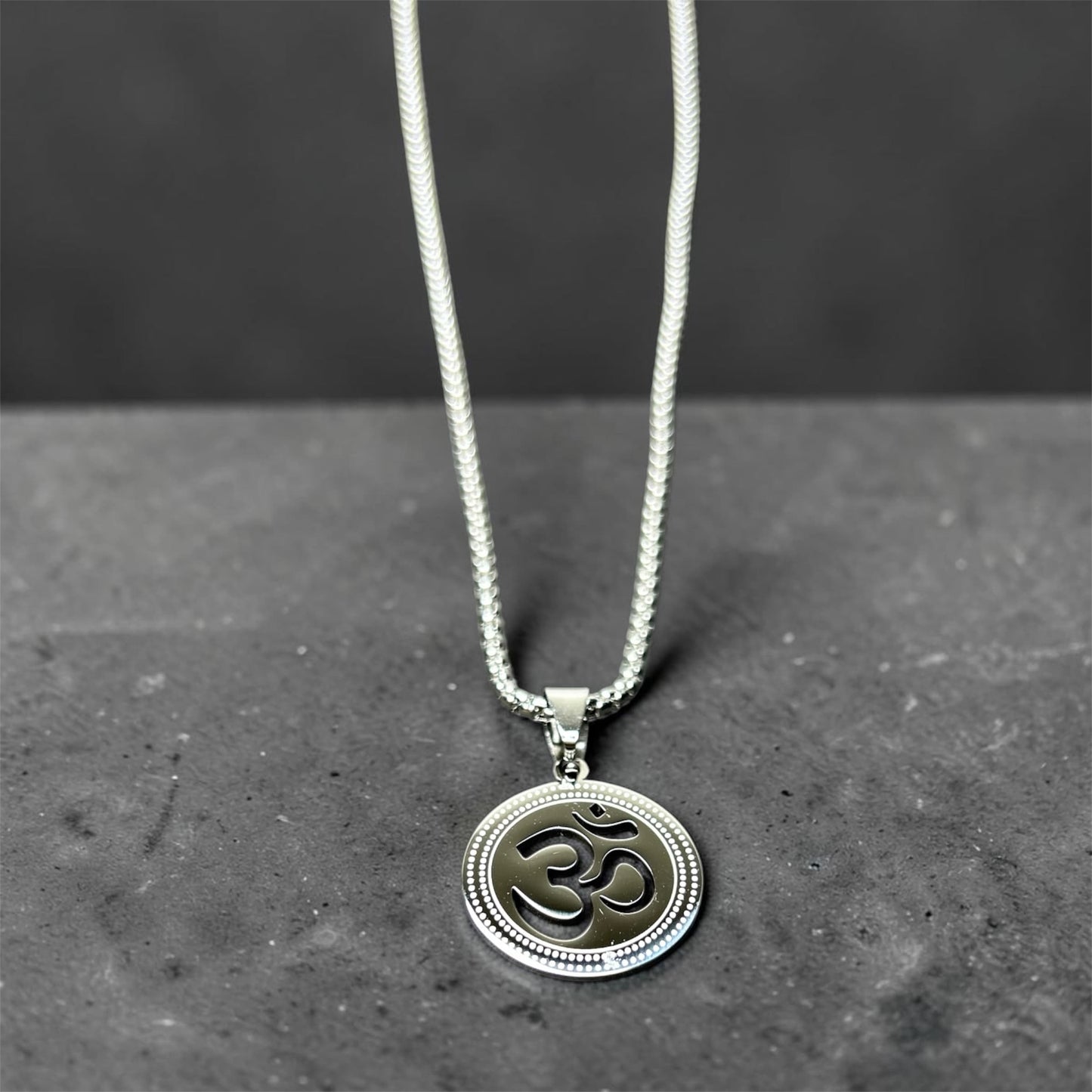 Om Pendant with chain (Silver)
