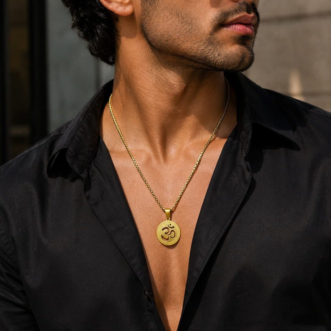 Om Pendant with chain (Gold)