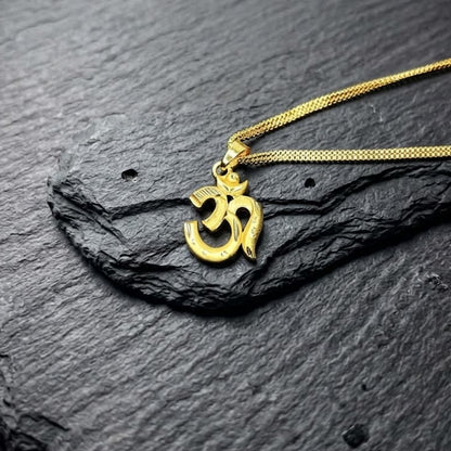 Om Pendant with chain (Gold)
