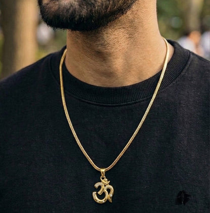 Om Pendant with chain (Gold)