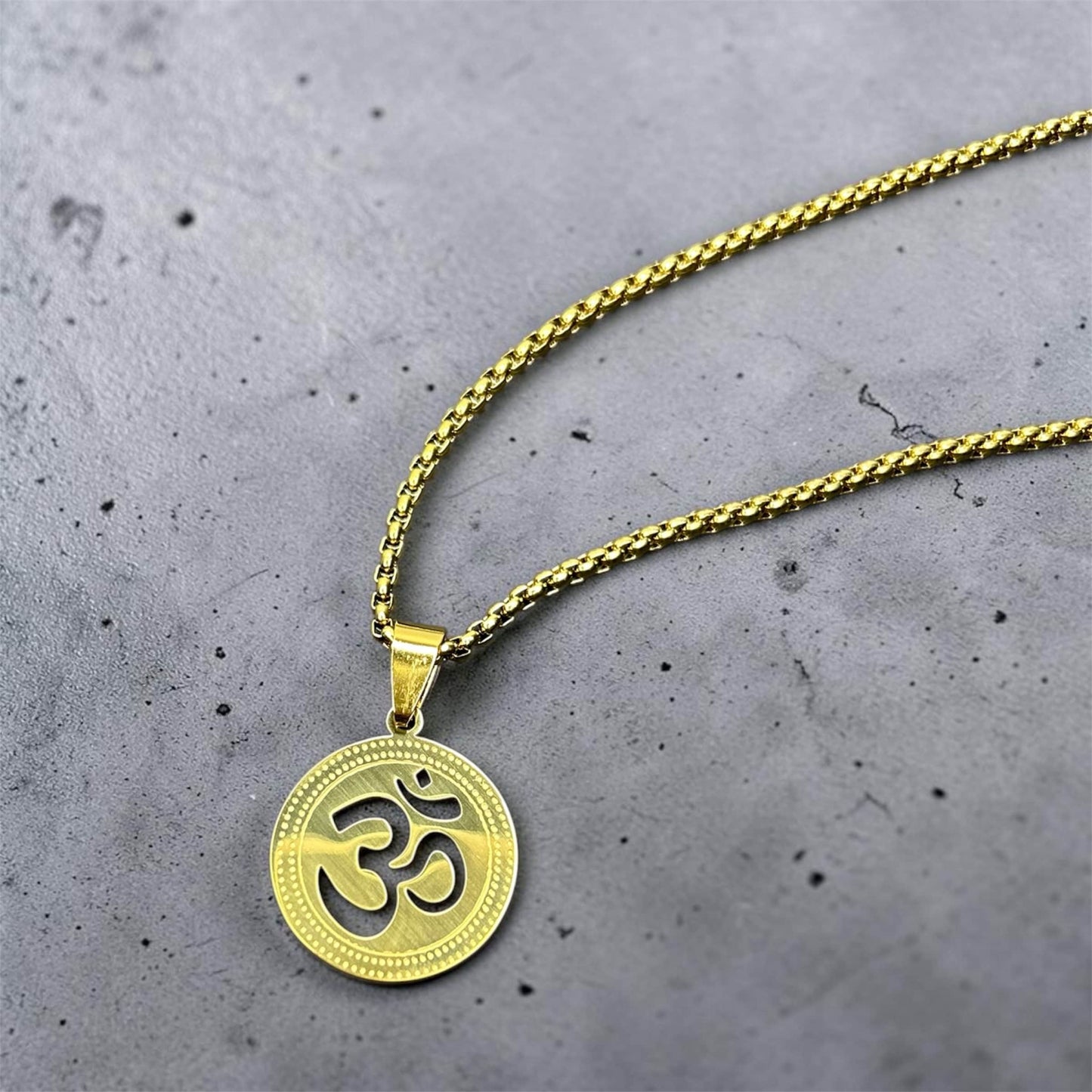 Om Pendant with chain (Gold)
