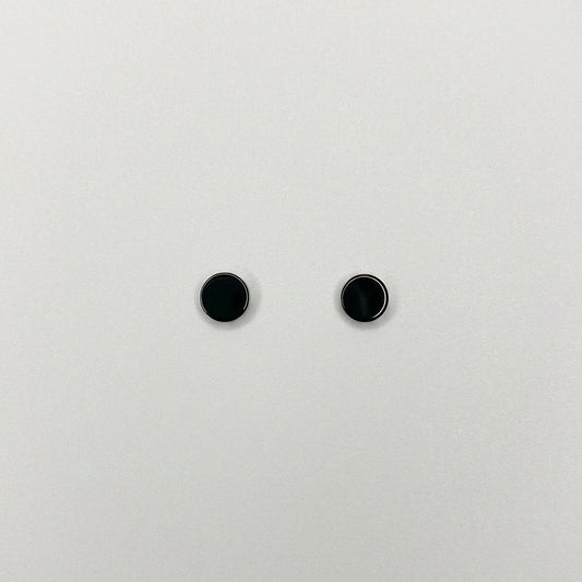 Round Black Stud (Magnetic Non-Pierced)