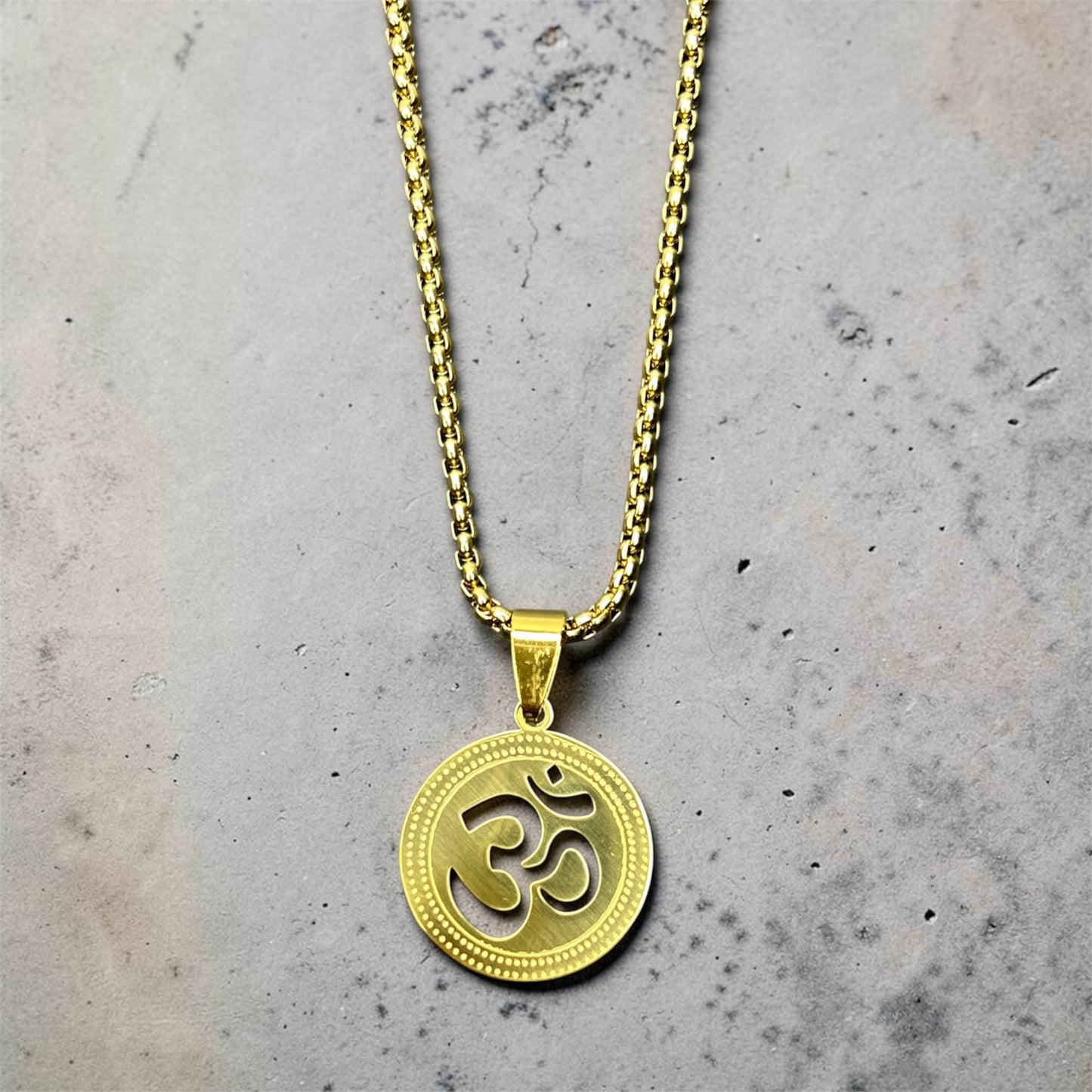 Om Pendant with chain (Gold)