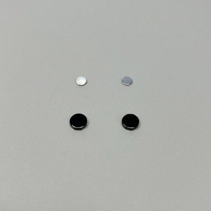 Round Black Stud (Magnetic Non-Pierced)