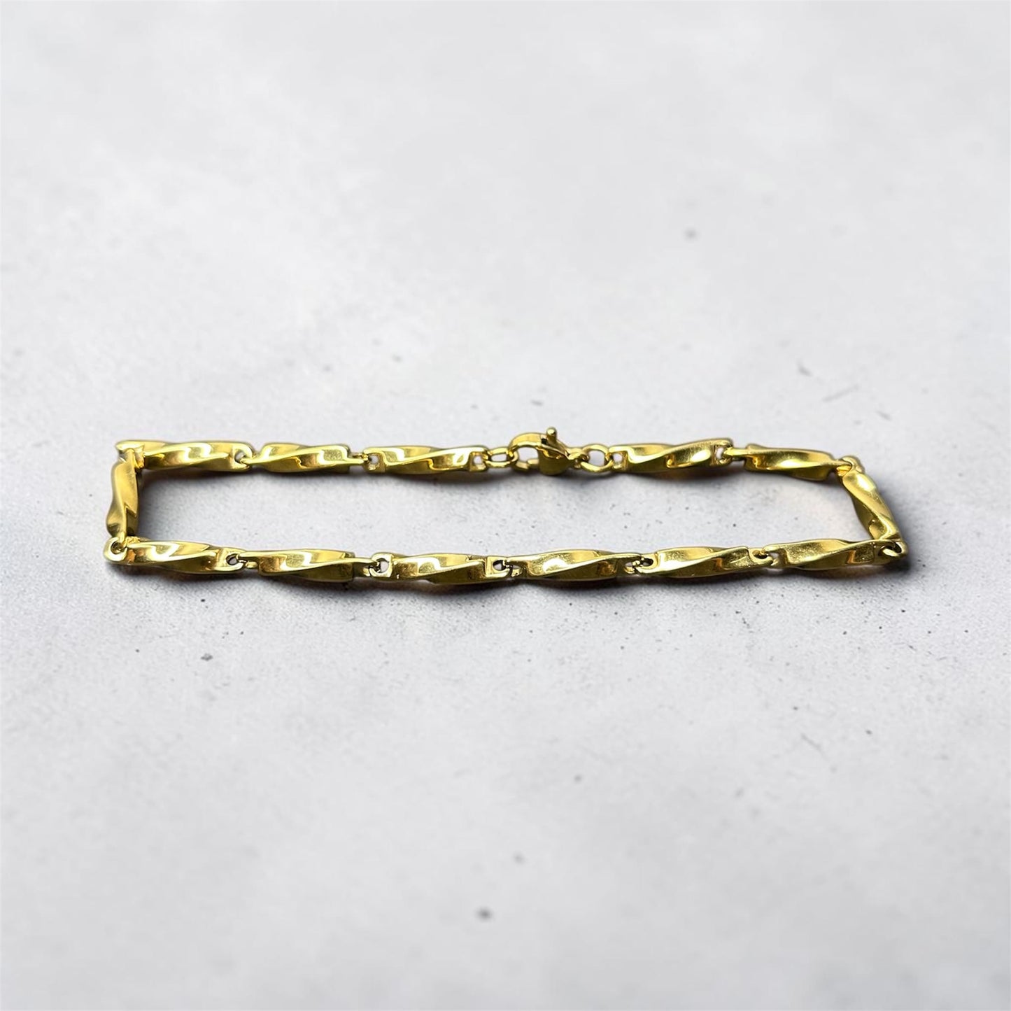 Twist Gold Bracelet